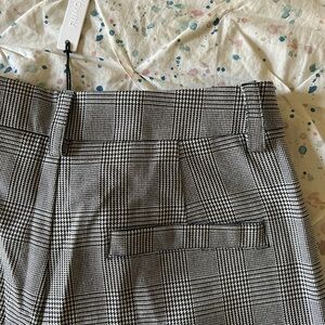 NWT Rumored Monochrome houndstooth Straight Leg Trousers